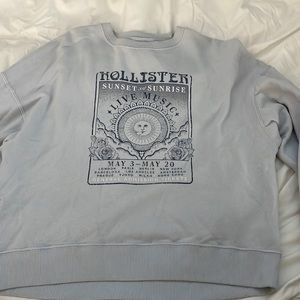 Super cute crewneck!